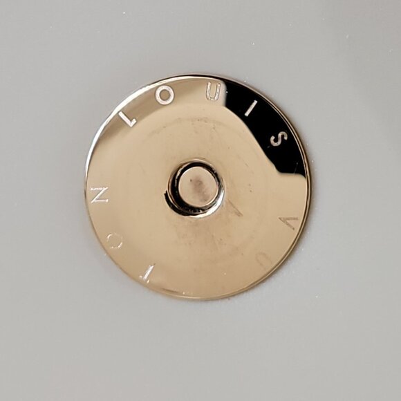 Louis Vuitton Sobe Champaigne Vernis  Patent Leather Clutch - Picture 12 of 13